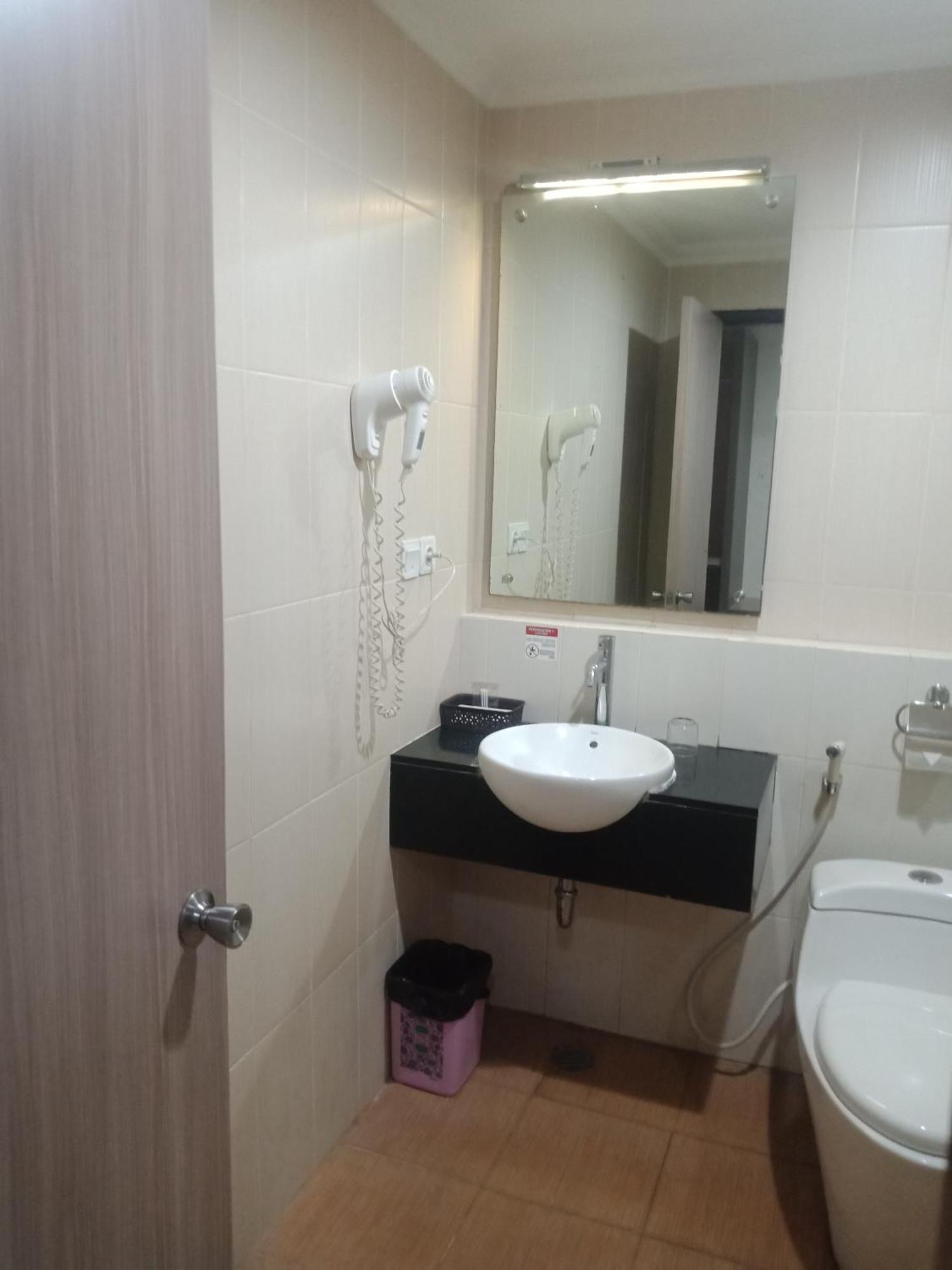 Manise Hotel Ambon Esterno foto