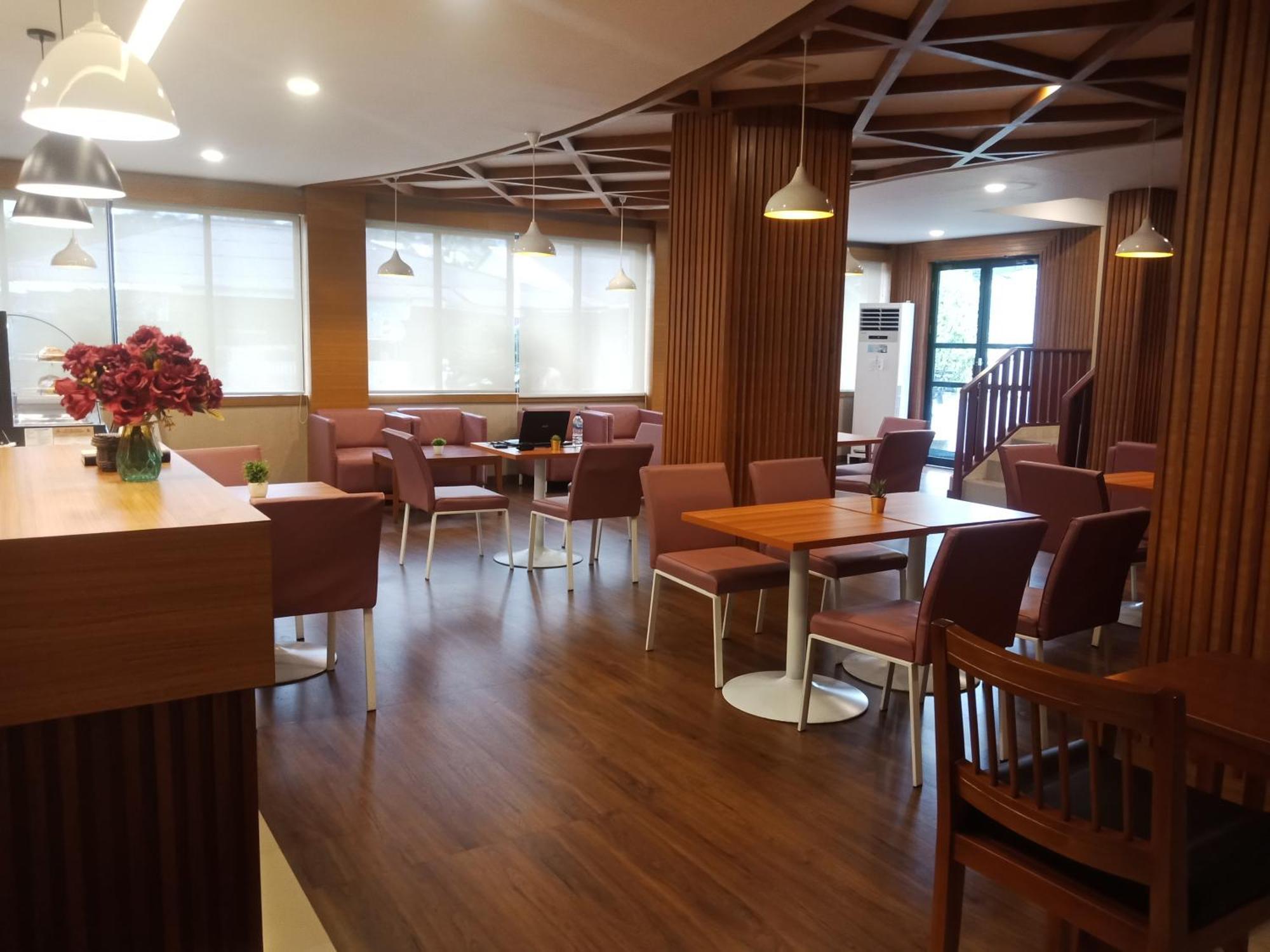 Manise Hotel Ambon Esterno foto