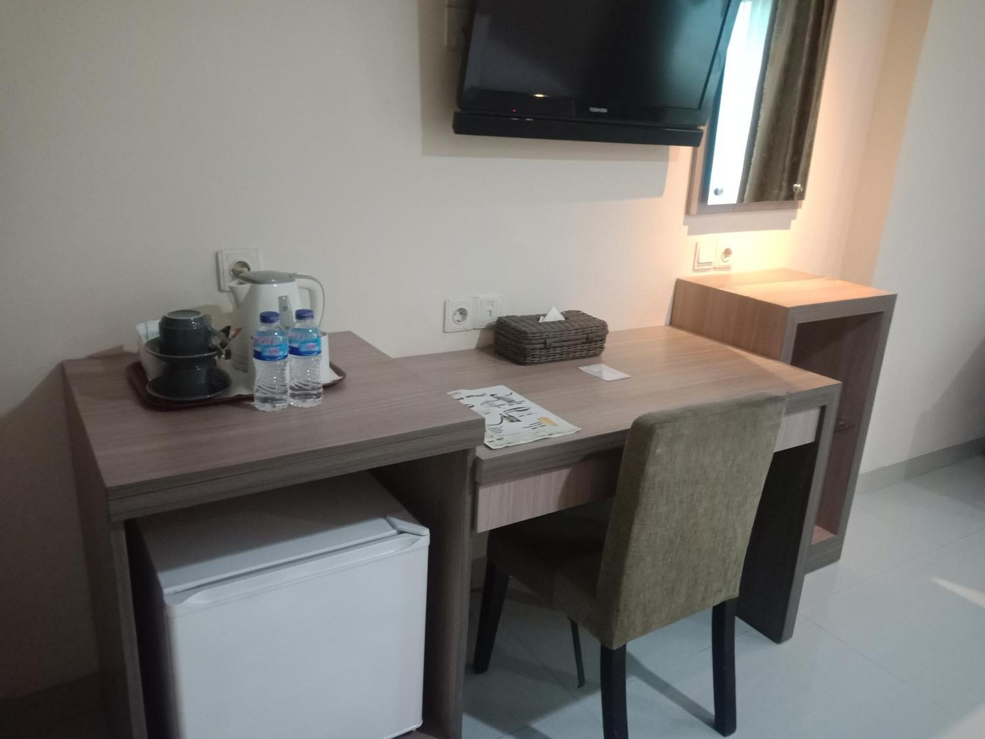 Manise Hotel Ambon Esterno foto