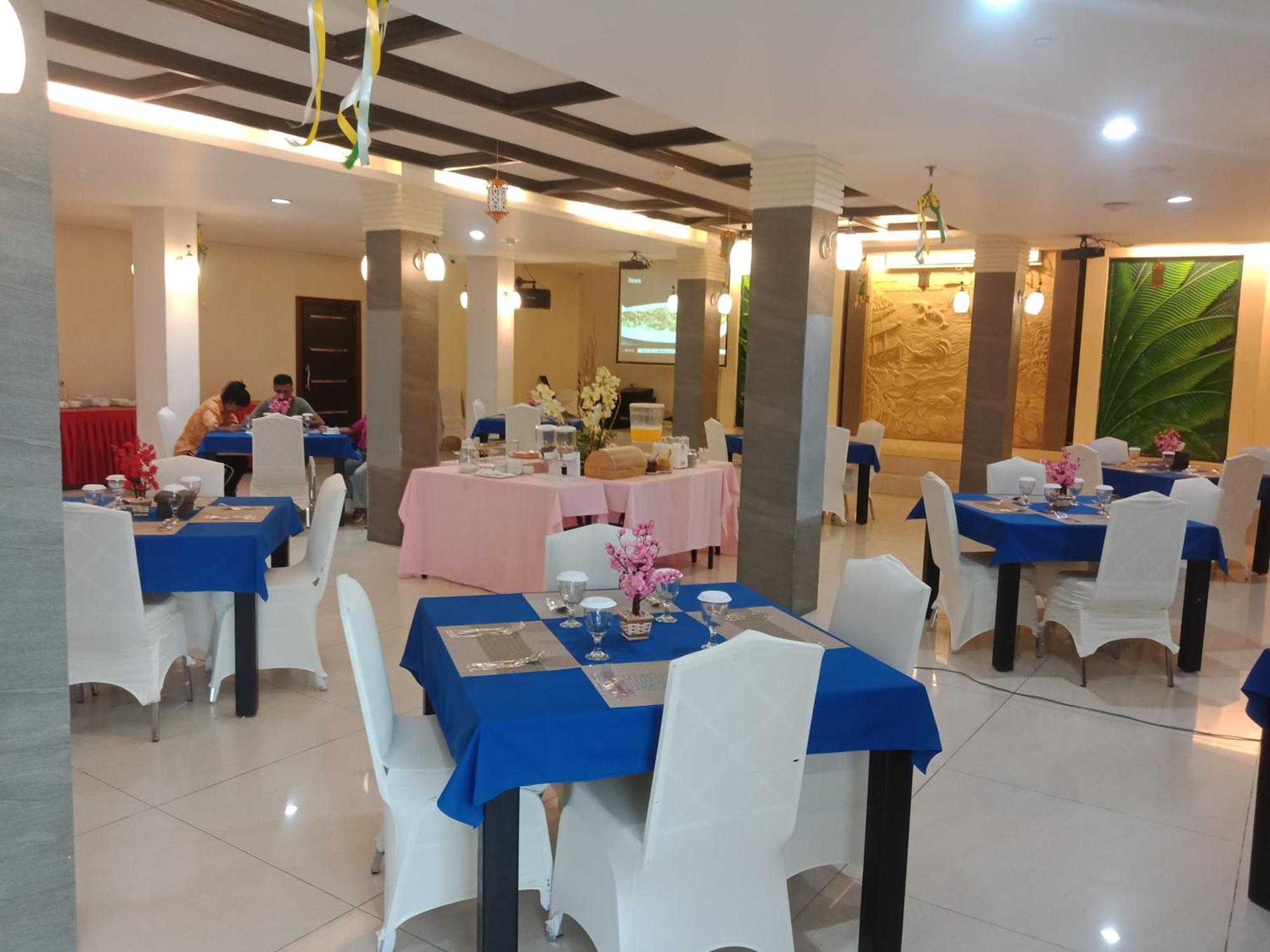 Manise Hotel Ambon Esterno foto