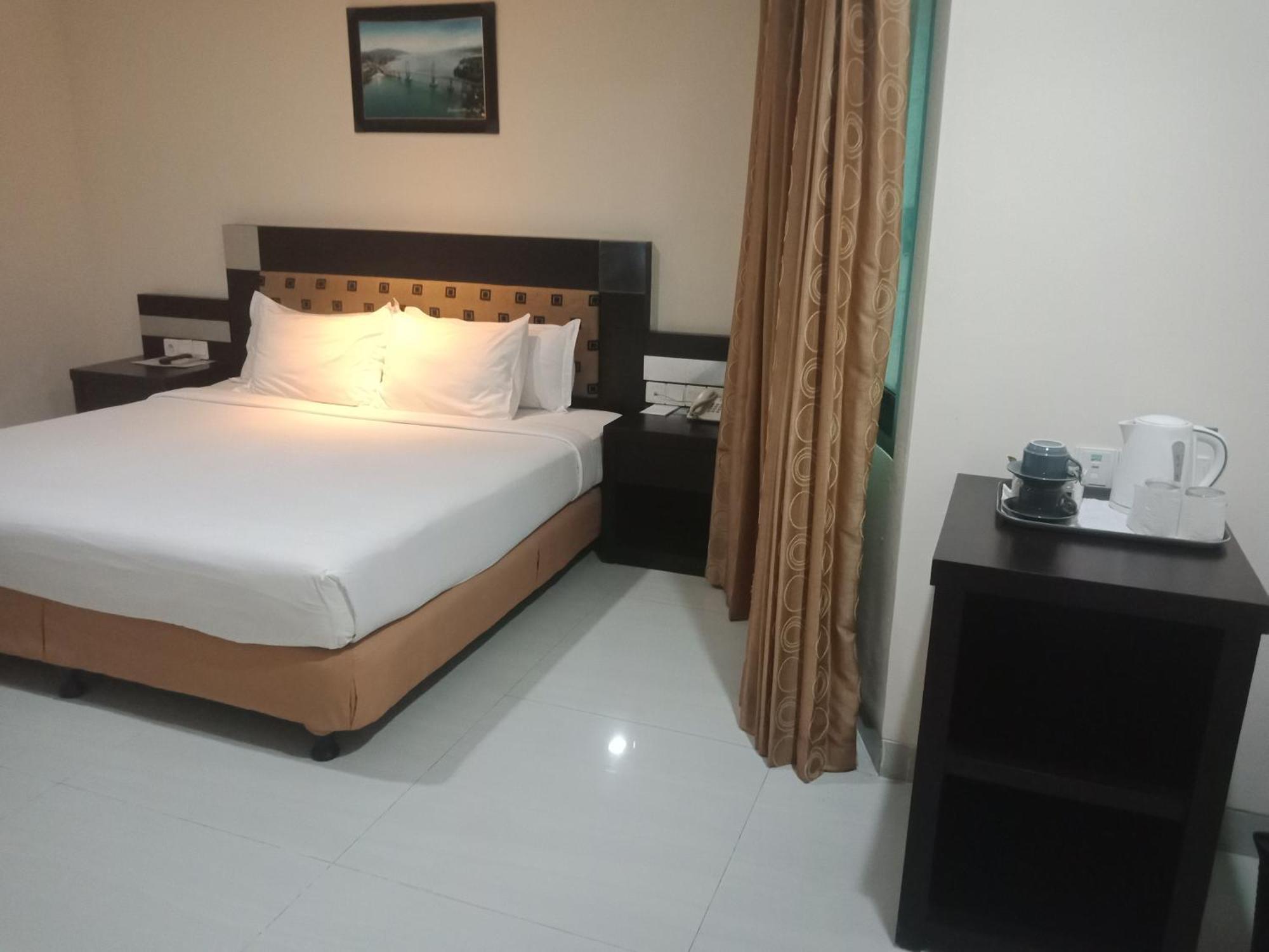 Manise Hotel Ambon Esterno foto