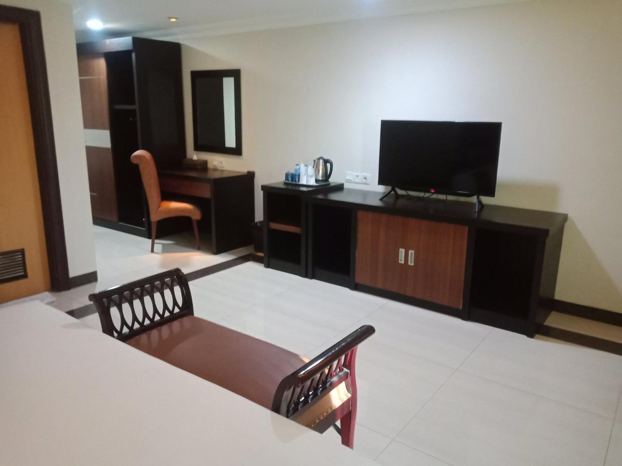 Manise Hotel Ambon Esterno foto