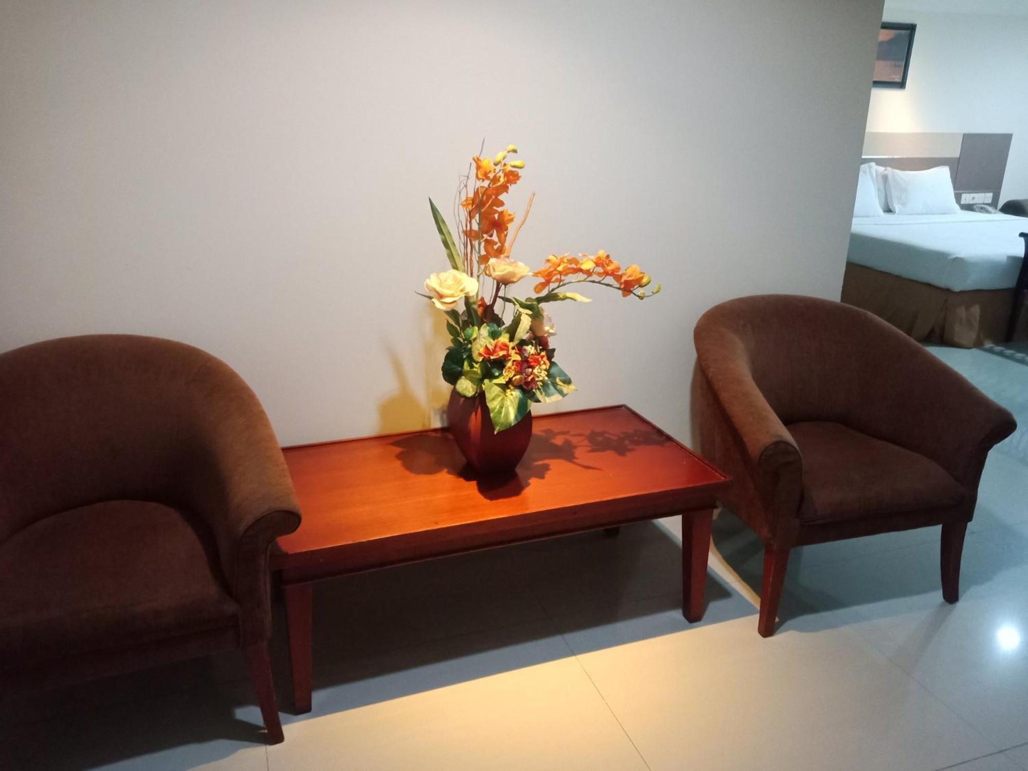 Manise Hotel Ambon Esterno foto