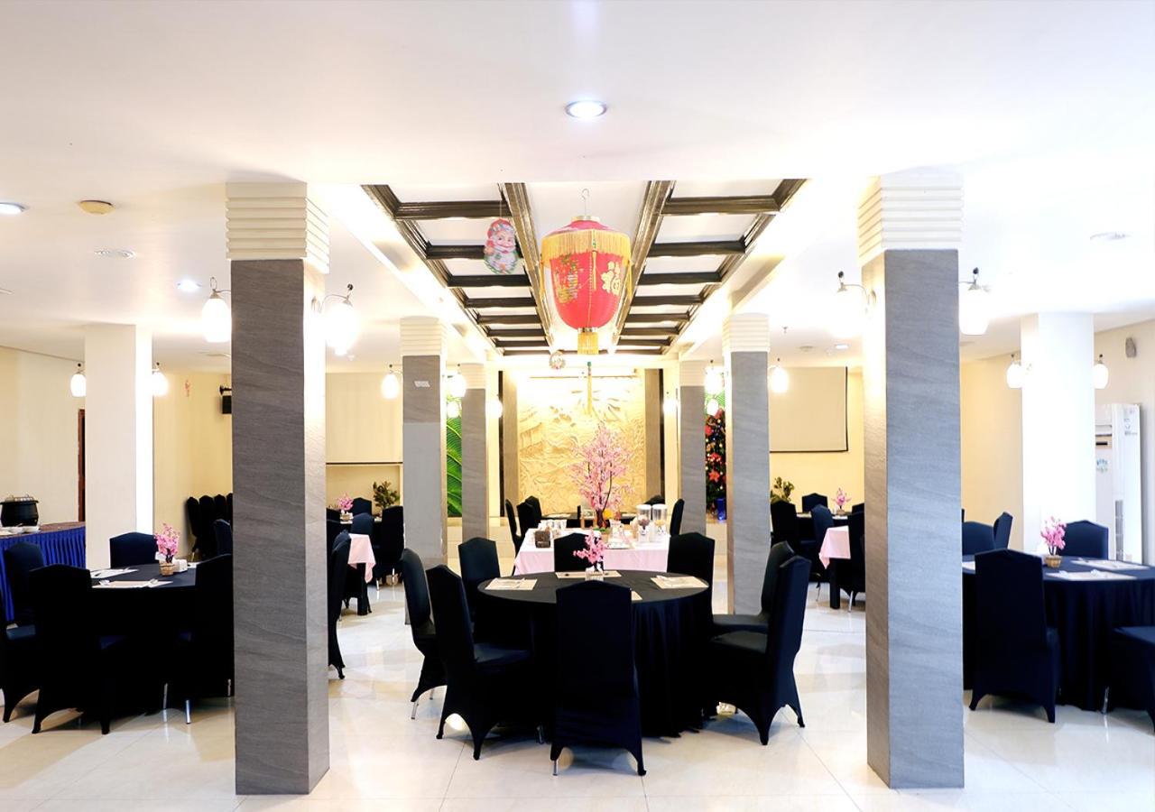 Manise Hotel Ambon Esterno foto