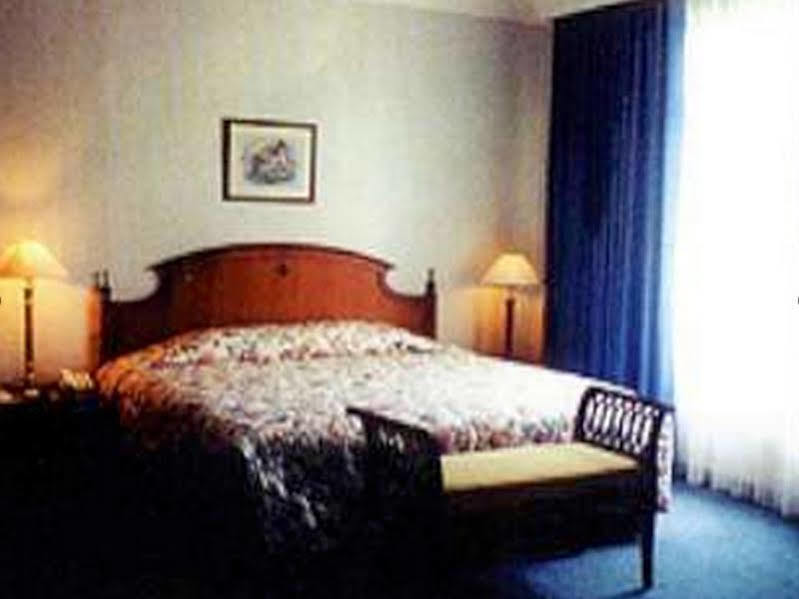Manise Hotel Ambon Esterno foto